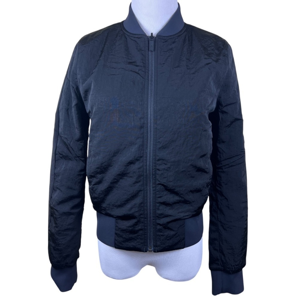 Lululemon Reversible Insulated Quilted Bomber Jacket Black 4
Water Repellent Zip - Picture 4 of 11